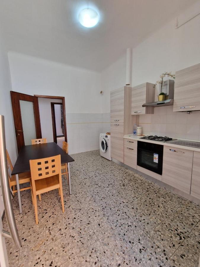 La Casa Della Stazione Appartement La Spezia Buitenkant foto